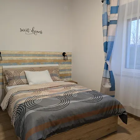 Apartma Pod Kostanjem Apartment