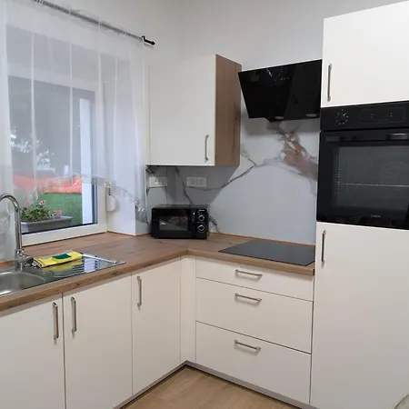 Apartma Pod Kostanjem Prestranek