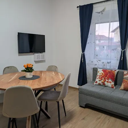 Apartma Pod Kostanjem