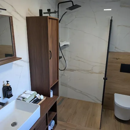 Apartma Pod Kostanjem Apartment Prestranek