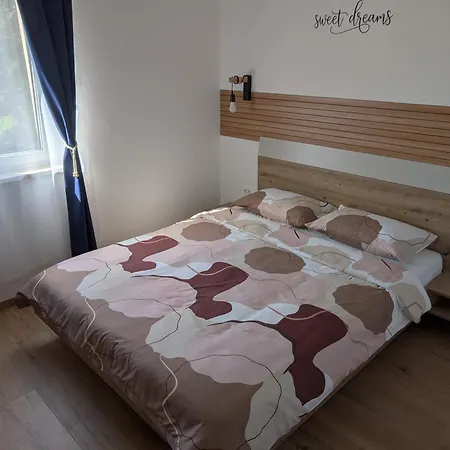 Apartma Pod Kostanjem Apartment *
