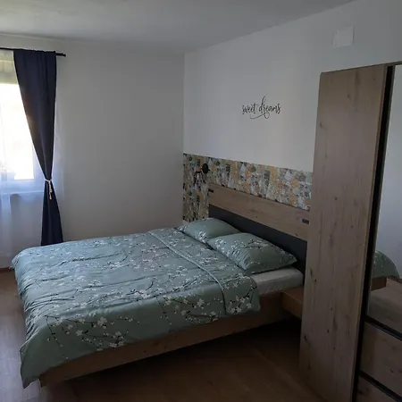Apartma Pod Kostanjem Prestranek