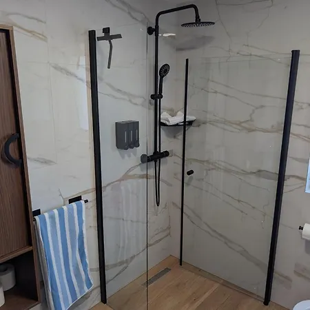 Apartma Pod Kostanjem Apartment *