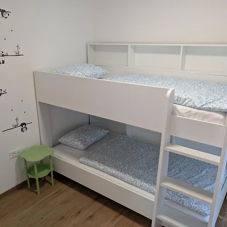 Apartma Pod Kostanjem Apartment Prestranek