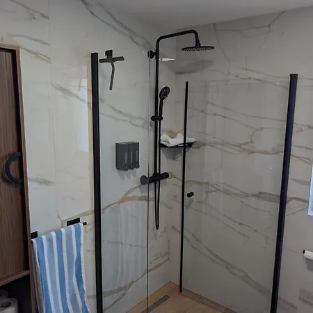 Apartma Pod Kostanjem * Prestranek