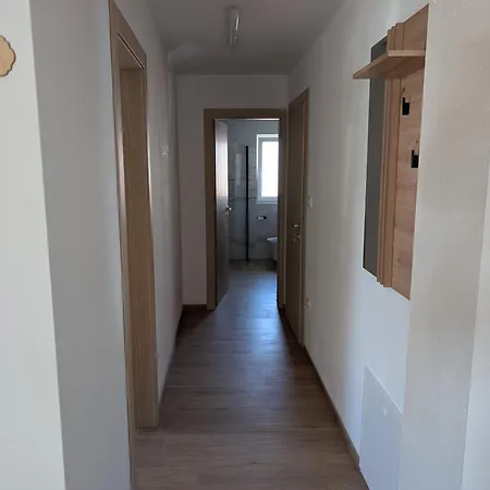 Apartma Pod Kostanjem Apartment